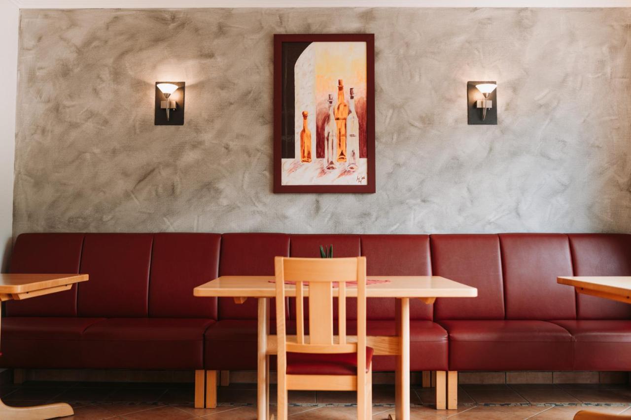 Wein- Und Gaestehaus Schwaab&Sohn Эрден Экстерьер фото