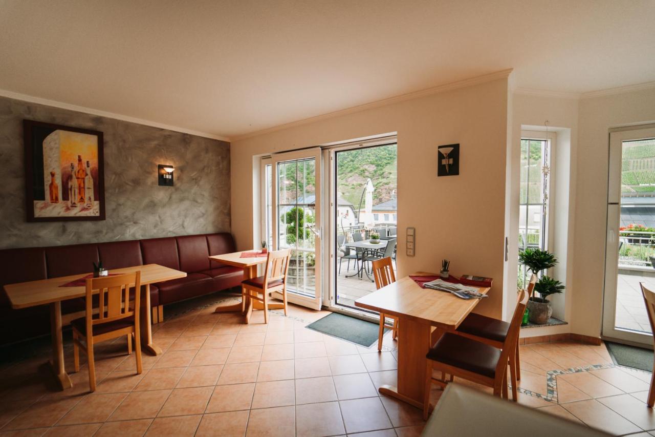 Wein- Und Gaestehaus Schwaab&Sohn Эрден Экстерьер фото