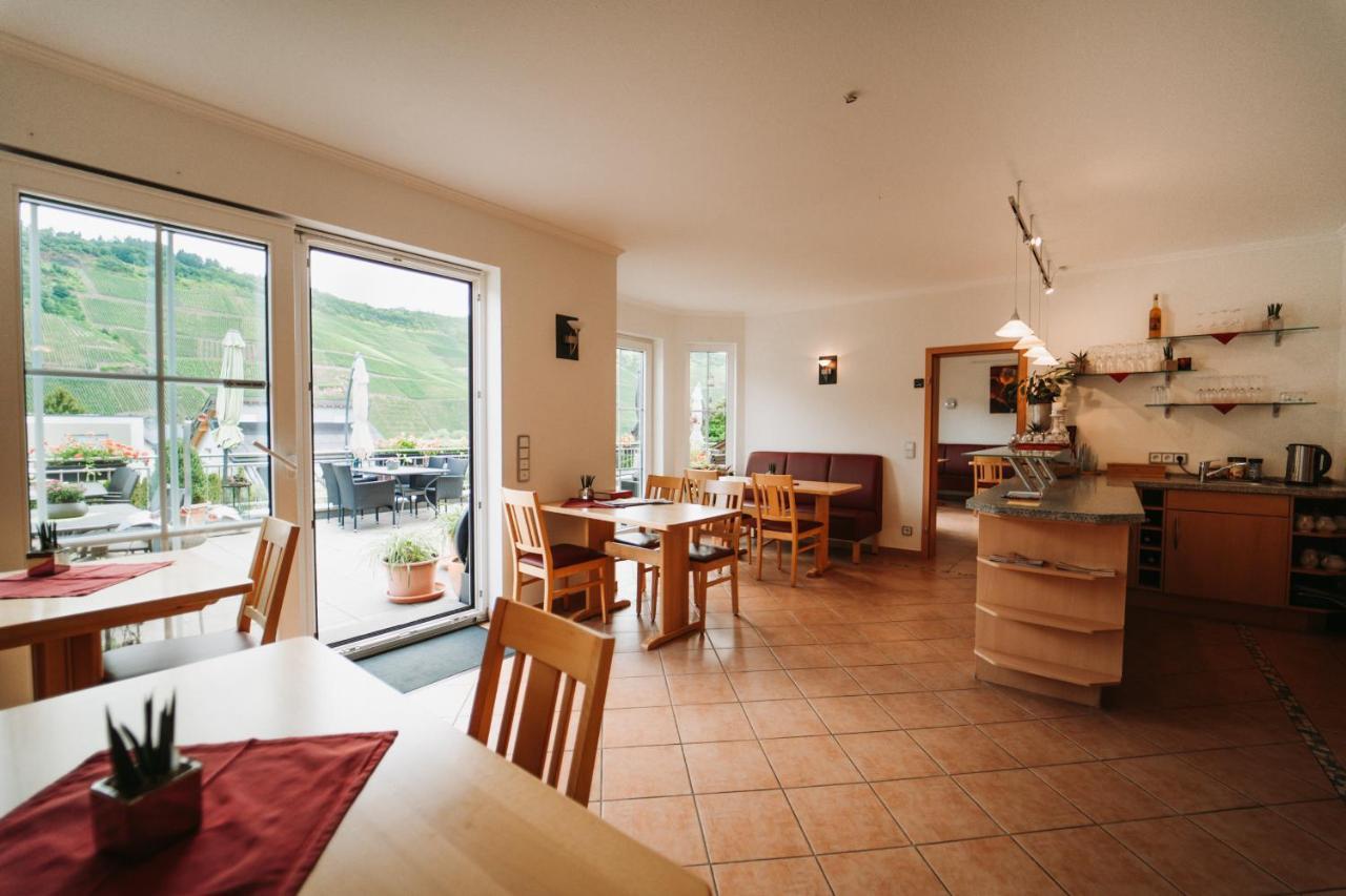 Wein- Und Gaestehaus Schwaab&Sohn Эрден Экстерьер фото